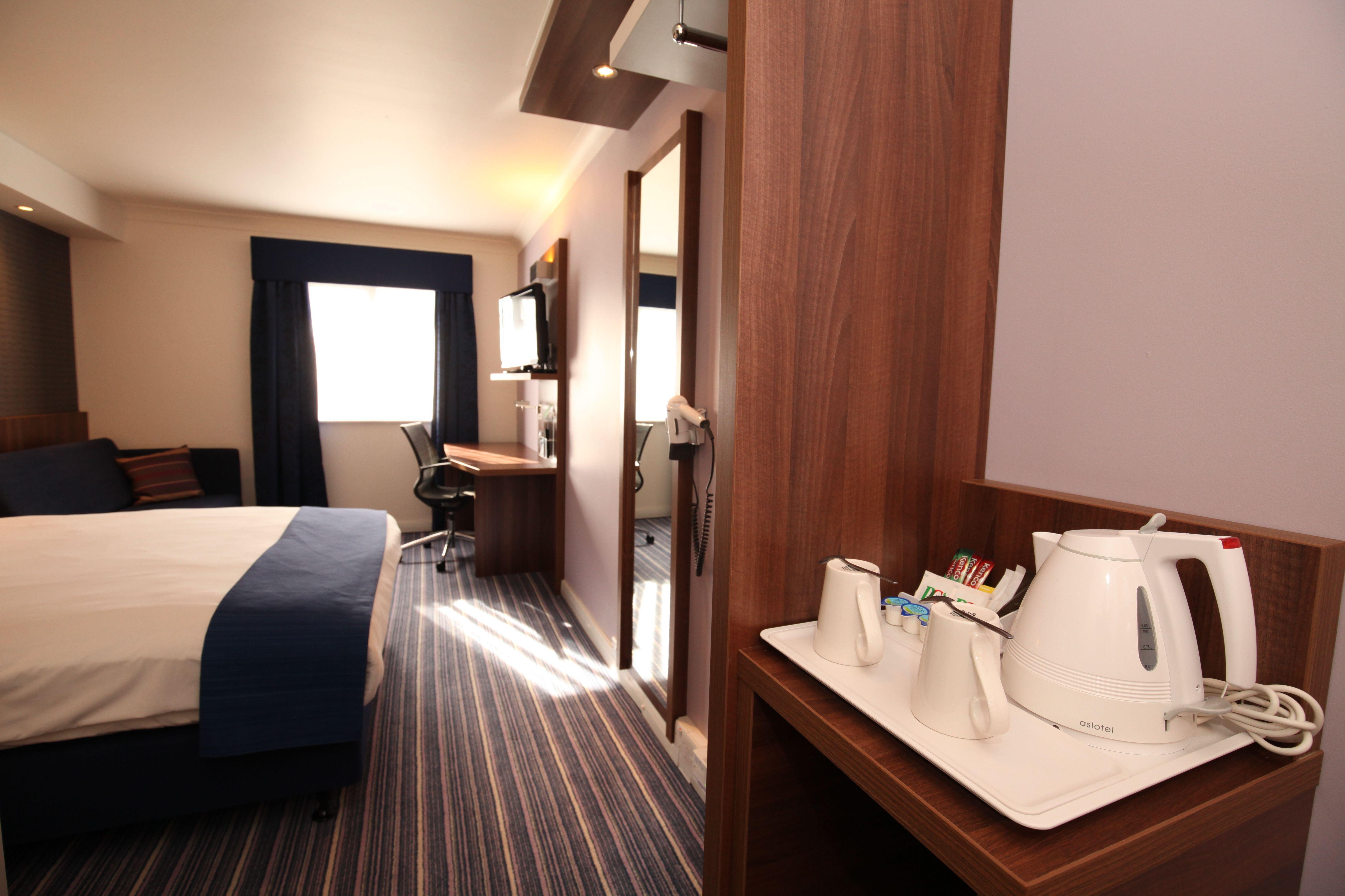 Holiday Inn Express Glenrothes By Ihg Ngoại thất bức ảnh