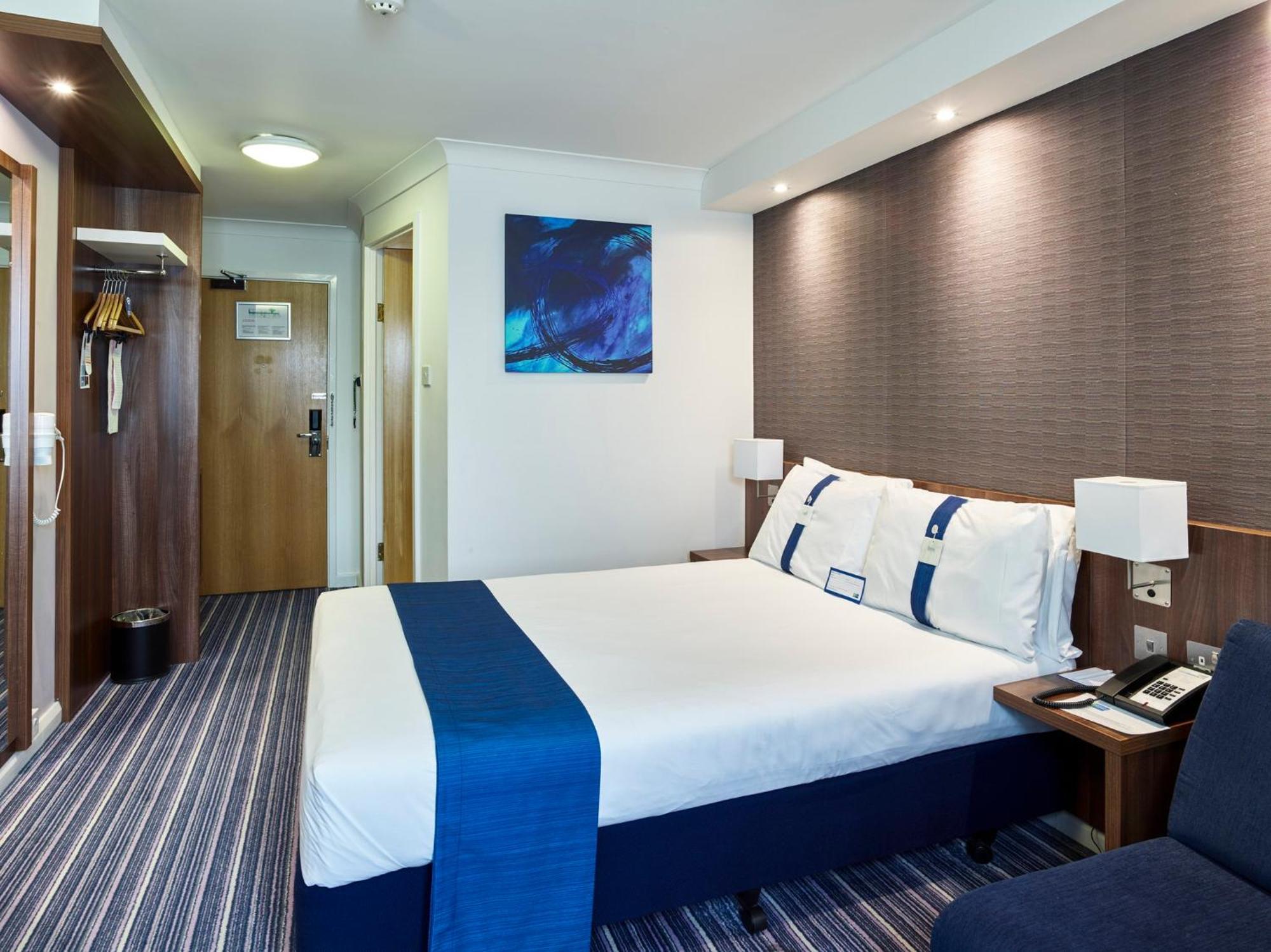 Holiday Inn Express Glenrothes By Ihg Ngoại thất bức ảnh